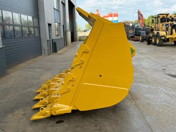 Buy CAT 988K Loader Bucket ,6.9m3,158in Attachment - Image 4