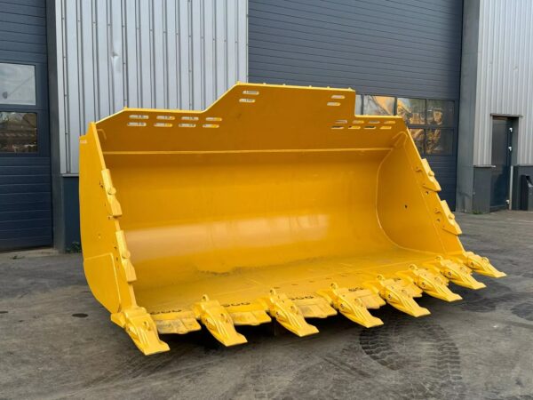 Buy CAT 988K Loader Bucket ,6.9m3,158in Attachment - Image 2