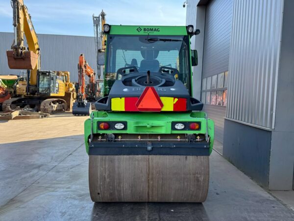 Bomag BW174 AP-4i Double drum roller - Image 5