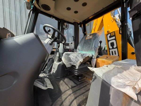 JCB 3DX (3CX) Plus 4×4 4-1 Bucket, Hammerlines Backhoe - Image 8