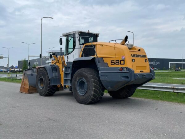 Liebherr L580 Loader For Sale - Image 17