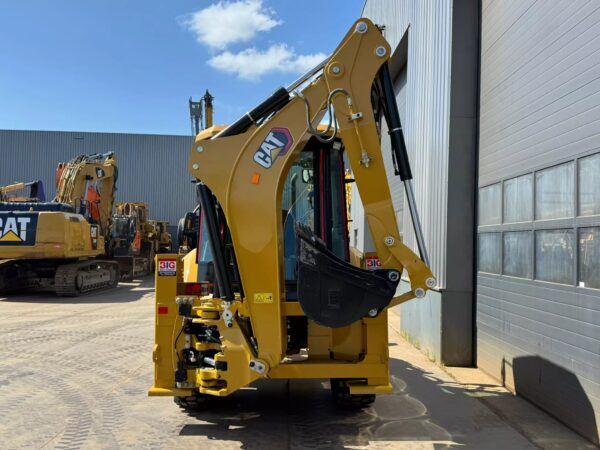 Caterpillar 424 4×4 Backhoe Loader Backhoe - Image 11
