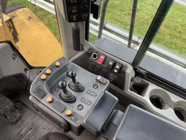 Caterpillar 972M XE edge Loader – New bucket - Image 7